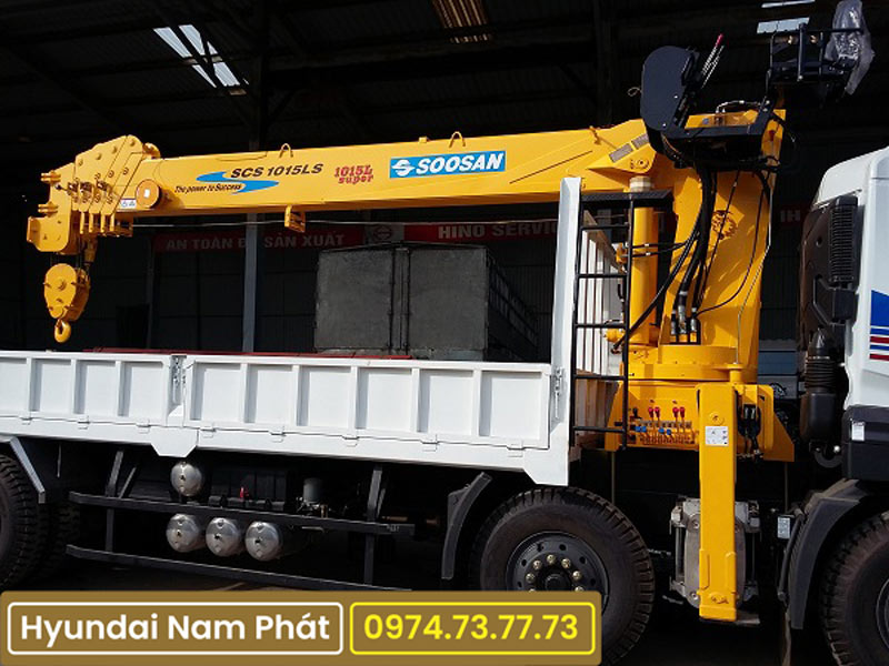 Xe Tải Hyundai 4 Chân HD320 Gắn Cẩu Soosan 10 Tấn SCS1015L